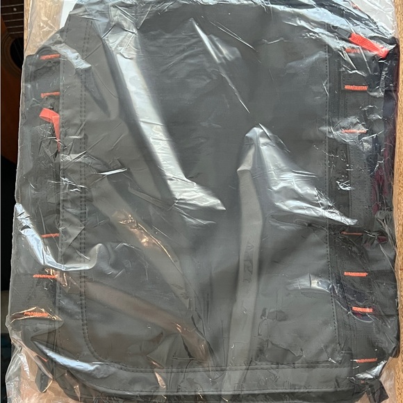 Pearl Jam Duffel Bag Dark Matter Tour NEW - Picture 3 of 3